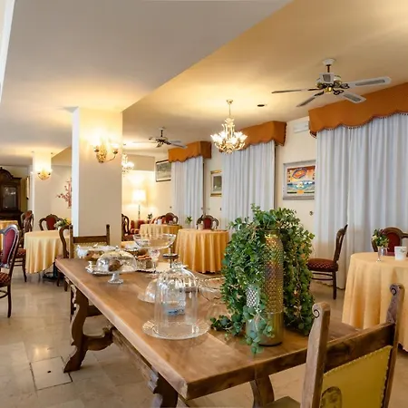 Serenella Otel 3*