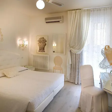 Serenella Otel 3*