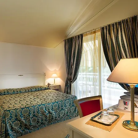 Otel Serenella 3*